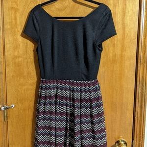 4 Women's size large dresses